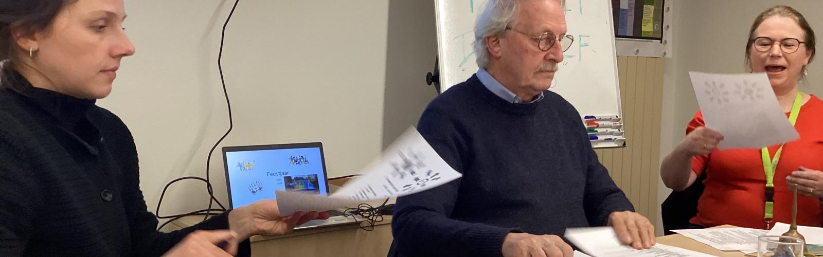 Foto met voorzitter Paul Rabau en Schepen van Toegankelijkheid Olivia Verstrepen